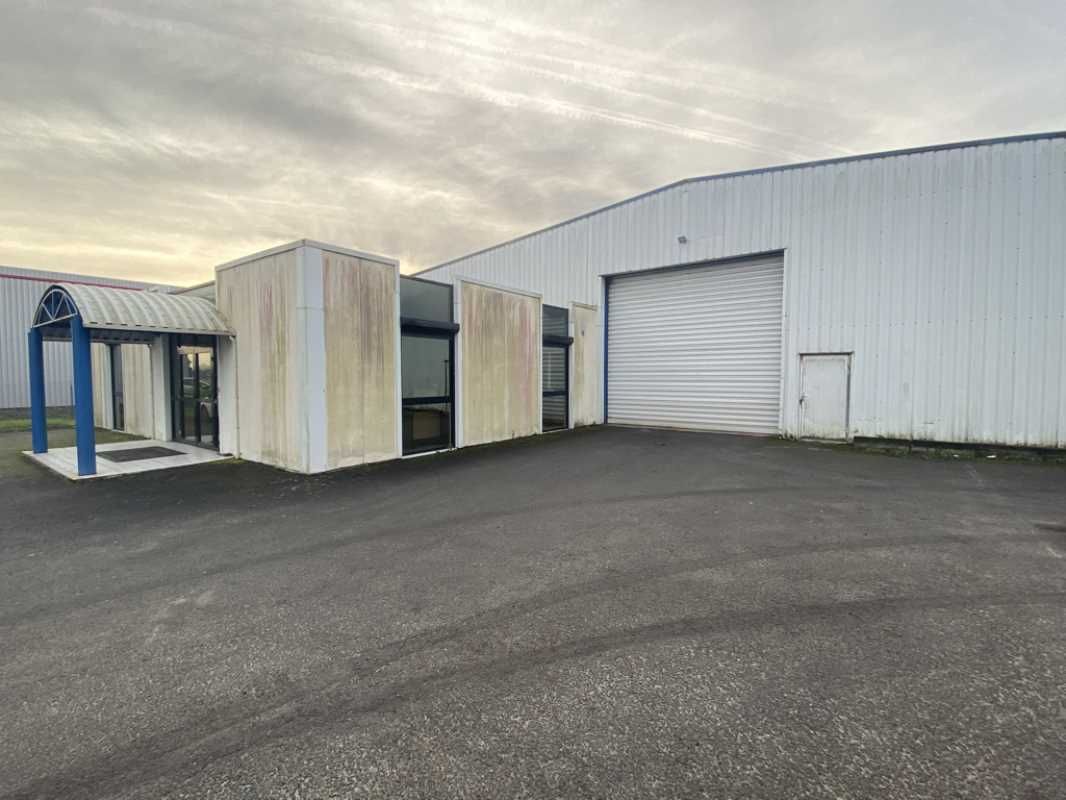 Idéalement situé aux abords de la RN89, bénéficia