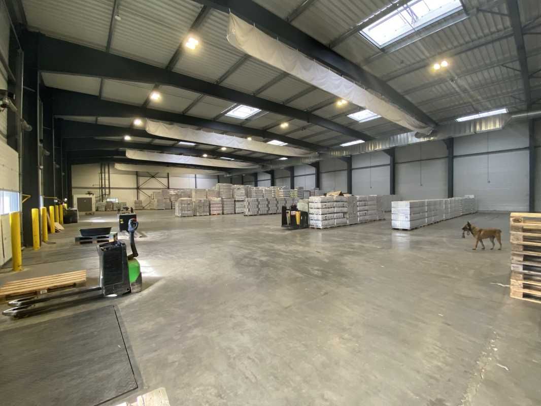 Situé à proximité de la N10, RCG vous propose à l