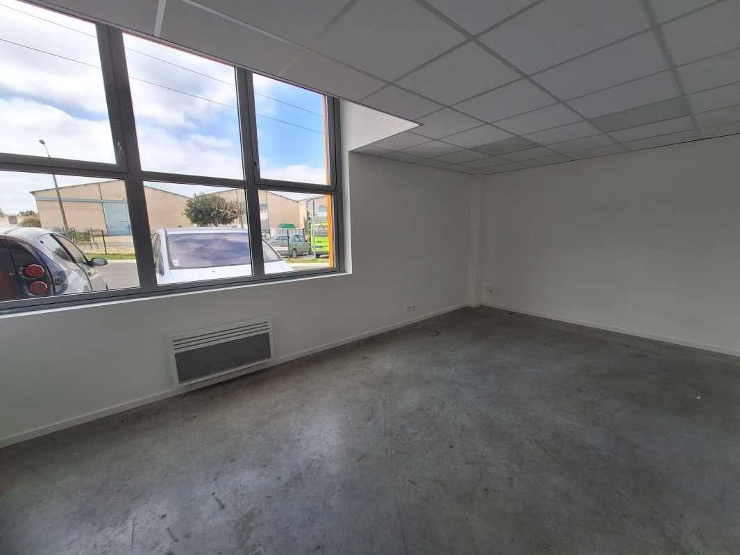 Au sein de la ZA LA MOULINE de Carbon-blanc, à pr