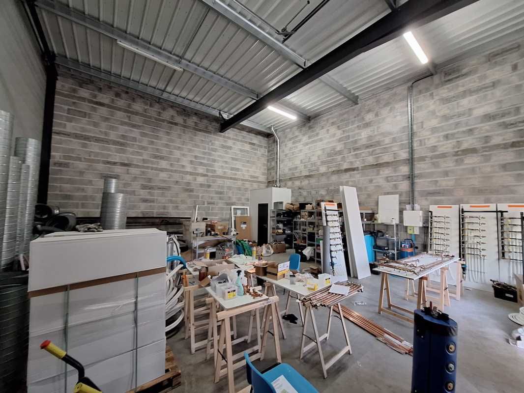 Au sein de la ZA e-parc à Bruges , à proximité de