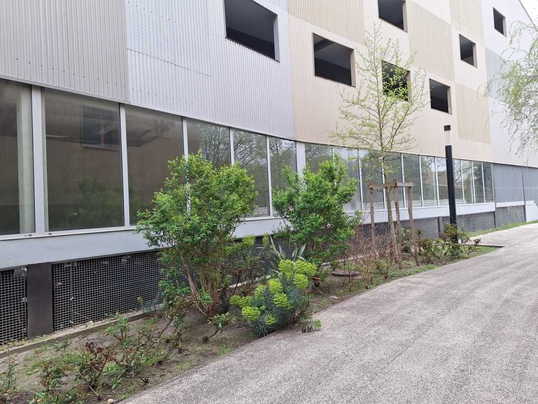 Secteur Bacalan à toute proximité des Bassins à F