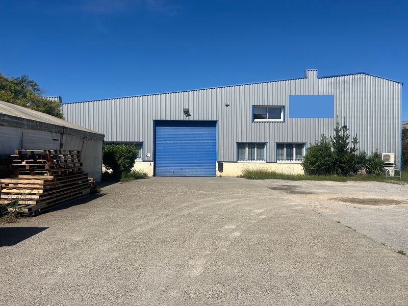 A proximité de la rocade sortie 25 à Artigues-Prè