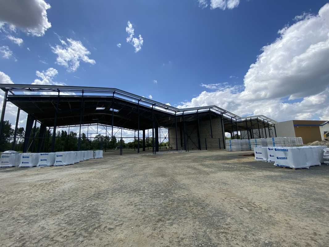 A proximité de l'A10, RCG vous propose à la locat