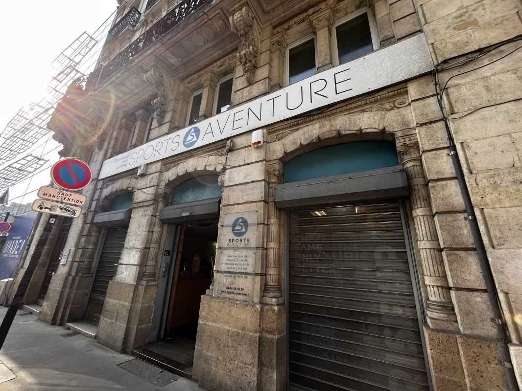 Situé à proximité du Cours Victor Hugo à Bordeaux