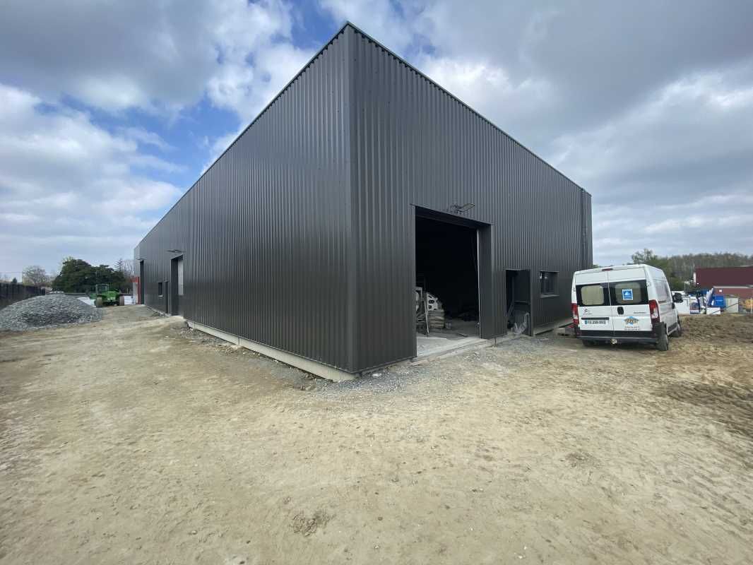 Au sein de la Zone d'activités de Lalande à Montu