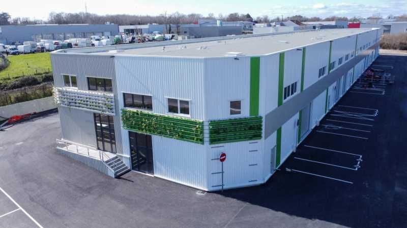 Situé à proximité de la N230 sortie 24 à Tresses,