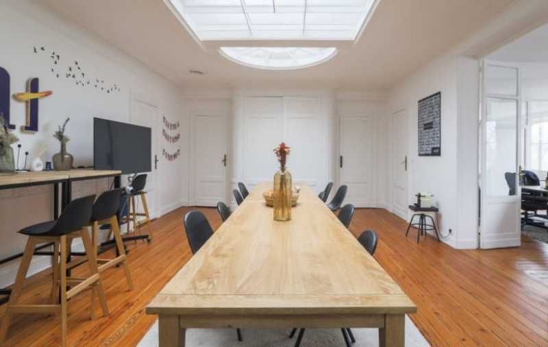 A quelques pas de la Place des Quinconces et des 