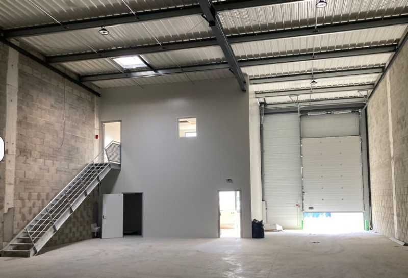 Situé au bord de la RN89 à Pompignac, RCG vous pr