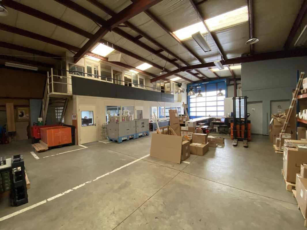 Au sein de la Zone Artisanale Haut Vigneau à Grad