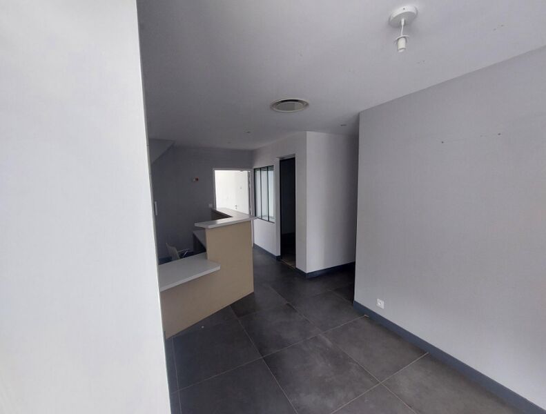 Au sein du quartier Bordeaux Maritime, dans un im