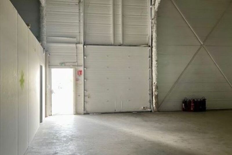 A proximité de la rocade sorties 11a/b à Mérignac