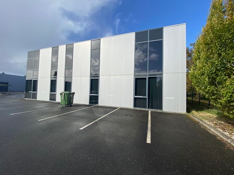 Au sein de la Z.A. Bersol à Gradignan, RCG vous p