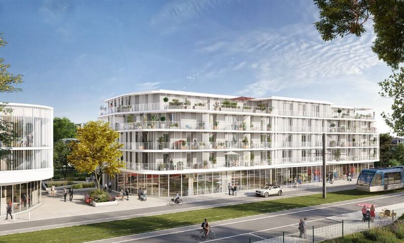 Au pied de la ligne de tram D proche "Les Echus" 