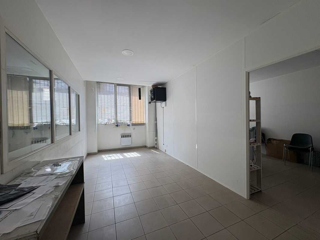 BORDEAUX CHARTRONS A LOUER Local d'activité de 40