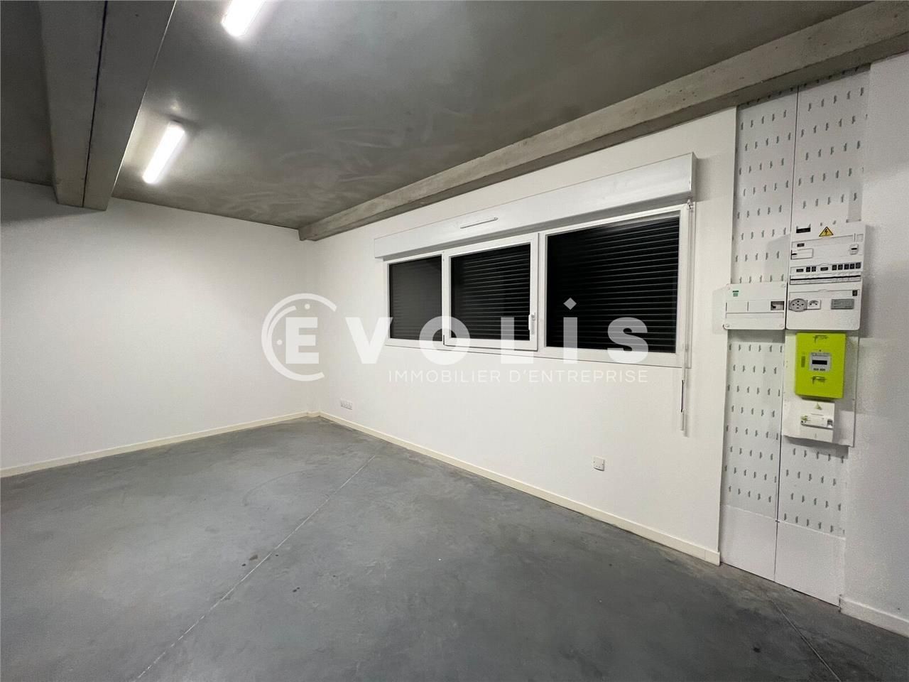 .	Sur la commune de MIOS, au sein d'un parc d'act