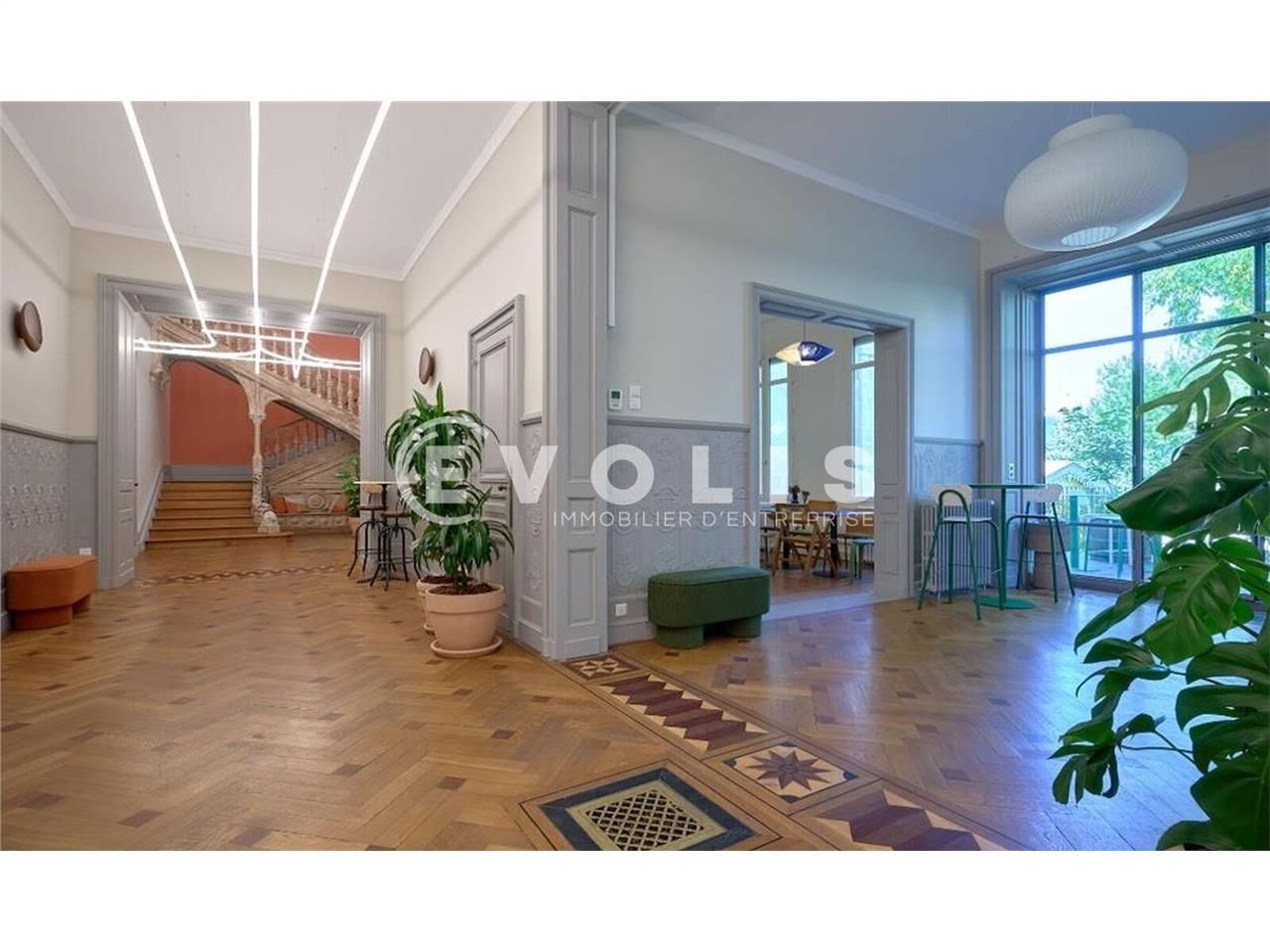 À Bordeaux centre, à proximité des lignes de bus