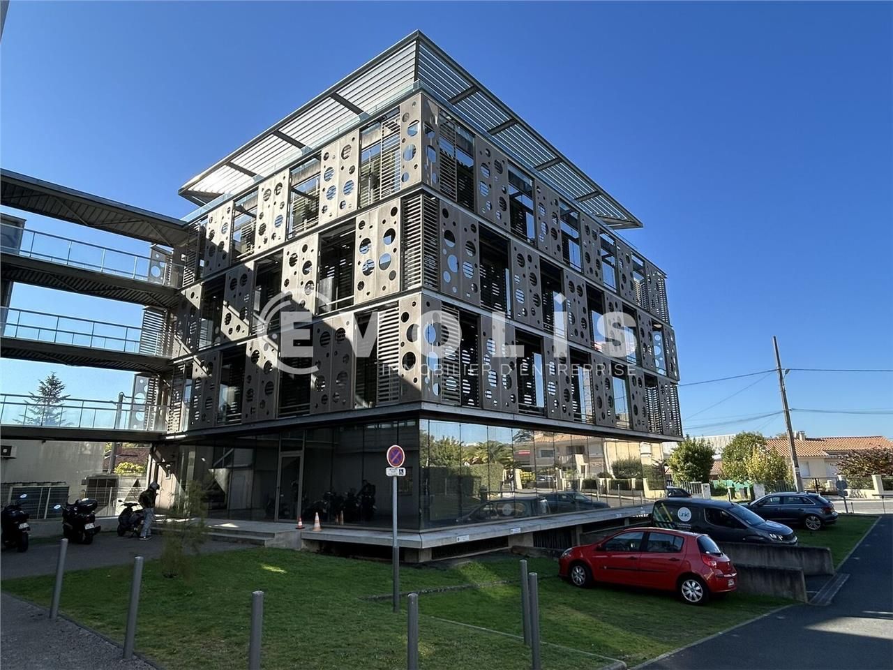 Bureaux de 1195 m² divisibles à partir de 68 m² à