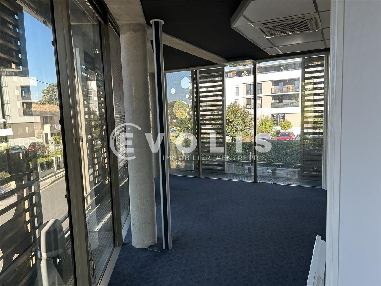 Bureaux de 1195 m² divisibles à partir de 68 m² à