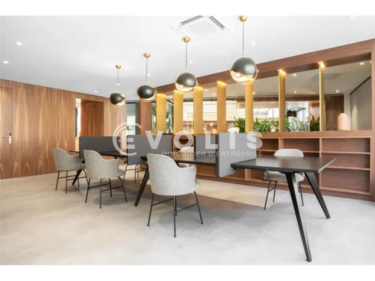 À Bordeaux près de la place des Grands Hommes, à 