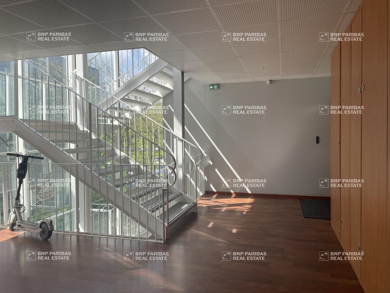 353 m² pour ce bureaux en location à Rennes