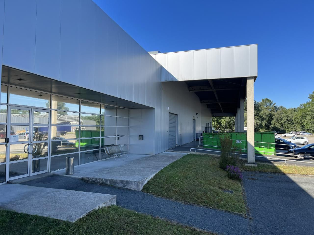 Location Activité 1300 m² non divisibles 33610 Cestas