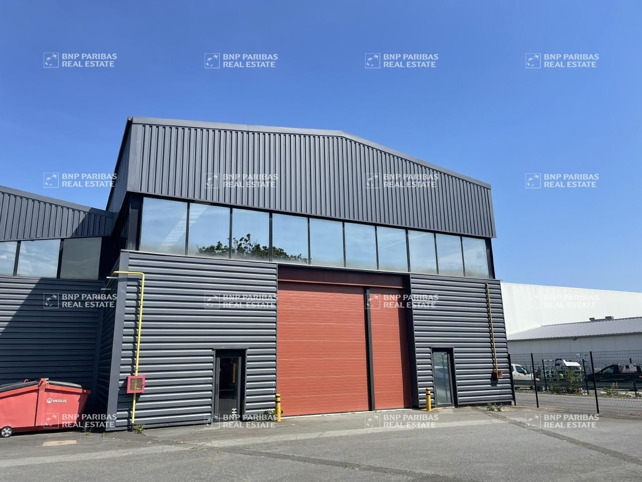 1385 m² pour ce activité en location à Ingre