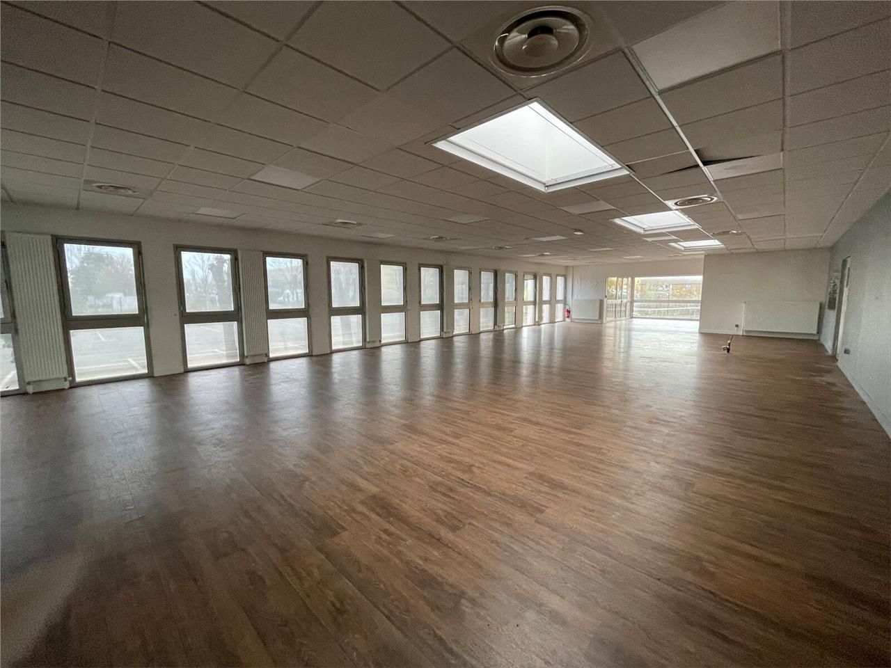 A louer - Ancien restaurant situé à proximité des