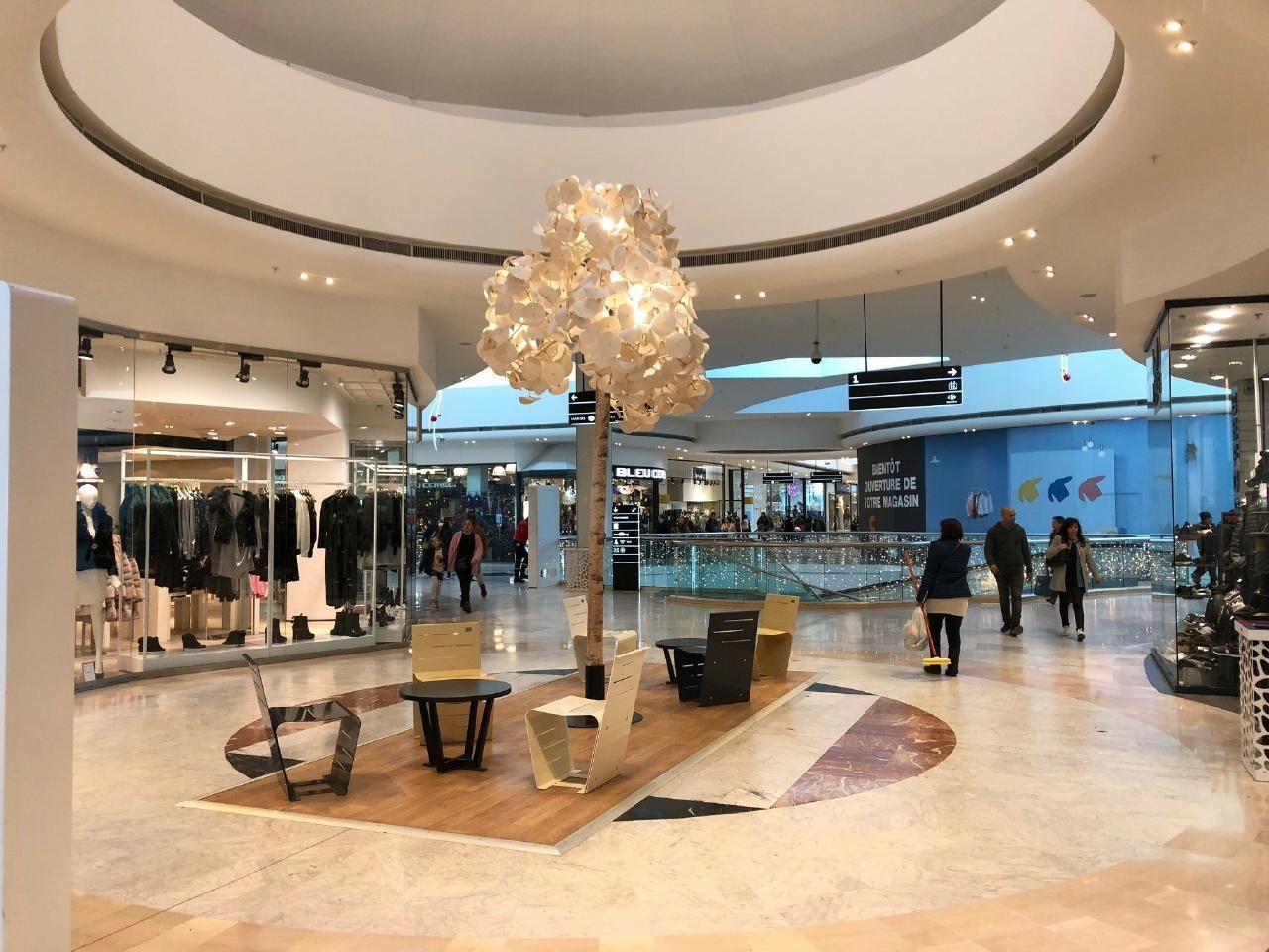 Location Local commercial 1124 m² divisibles 13015 Marseille 15