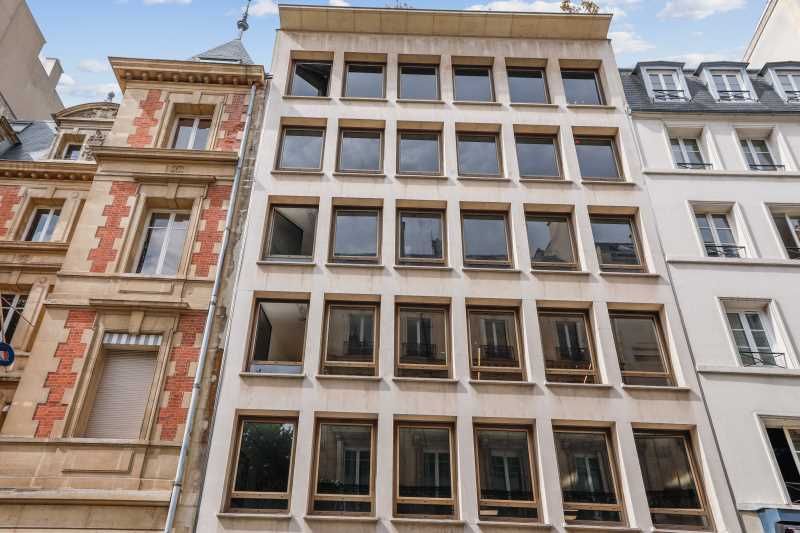 PRESTATION DE SERVICES - BUREAUX À LOUER PARIS 8 