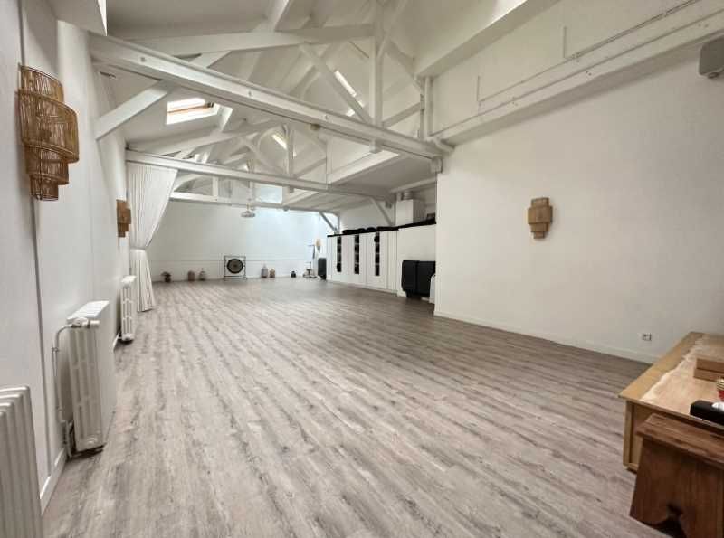 Cuhsman & Wakefield vous propose une surface de 3