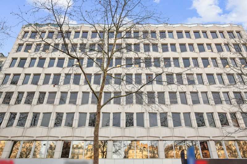 Cushman & Wakefield vous propose une surface de b