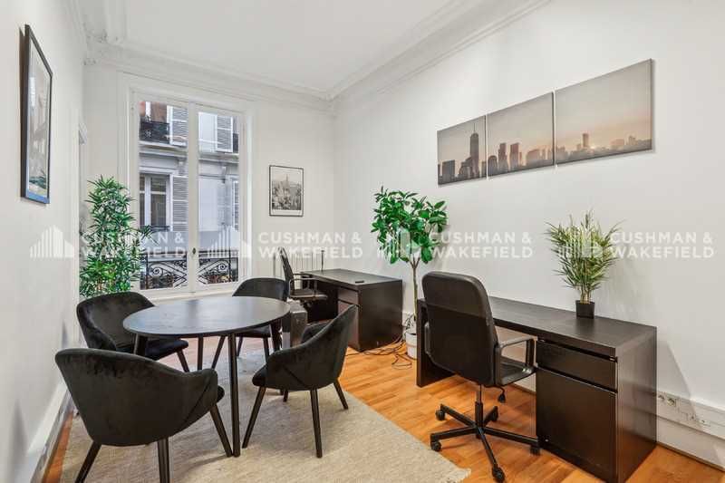 Cushman & Wakefield vous propose une surface de 1