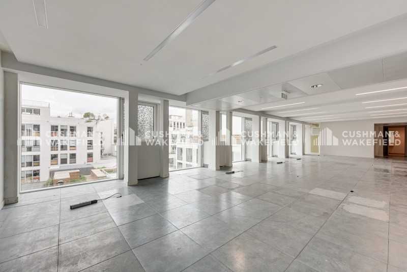 Nous vous proposons dans un immeuble restructuré,