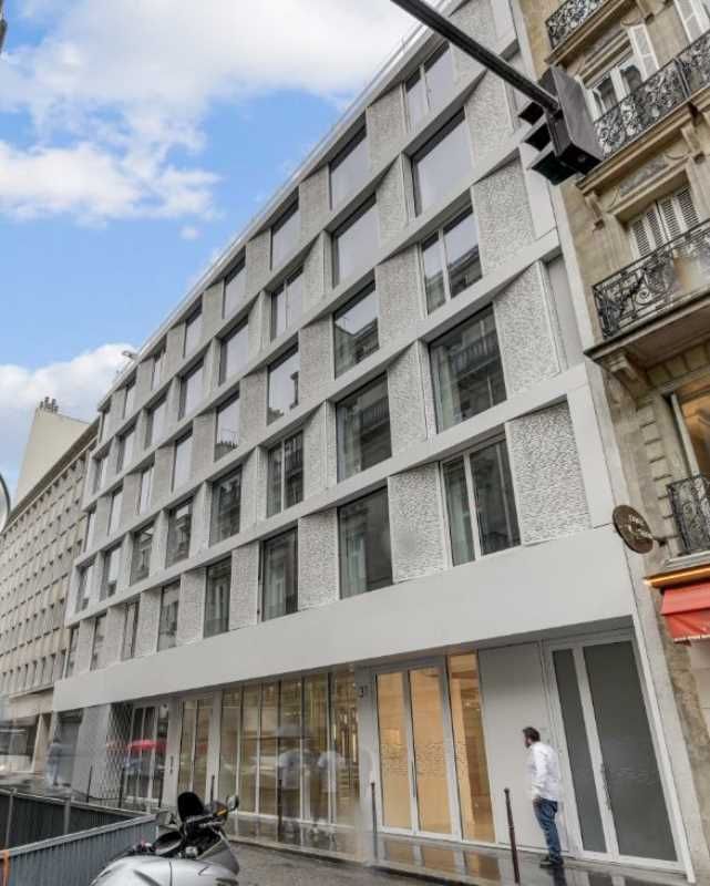 BUREAUX PARIS 8  A LOUER  A l'angle de l'avenue F