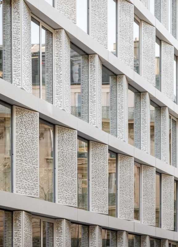 BUREAUX PARIS 8  A LOUER  A l'angle de l'avenue F