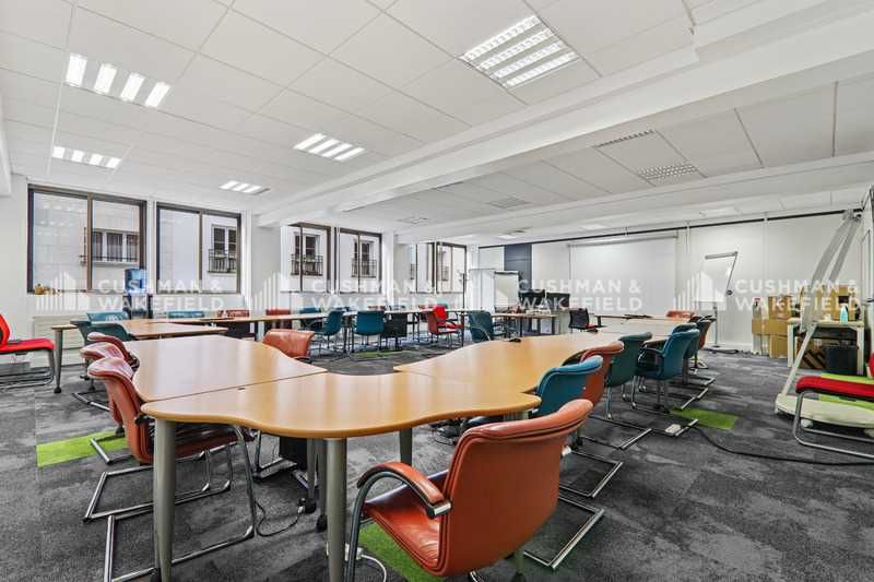 À deux pas du métro Félix Faure (ligne 8), découv