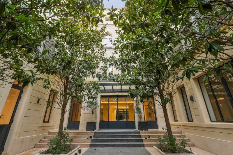 Bureaux d'exception à louer à Paris, offrant 1 10