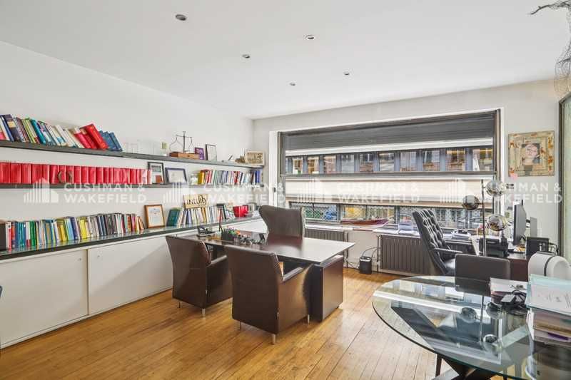 Idéalement situé 44 rue Fortuny, au coeur du 17èm