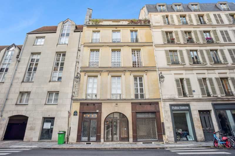 Bureaux de 223 m² non divisibles à Vendre à PARIS
