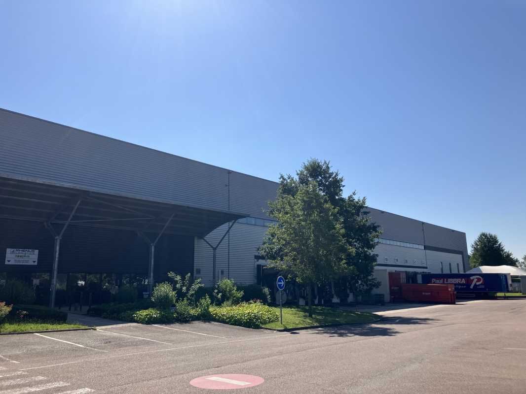 Situé à Sevrey (71100), cet entrepôt de classe A 