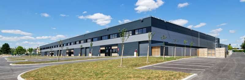 Situé à Aulnay-sous-Bois, cet espace commercial e