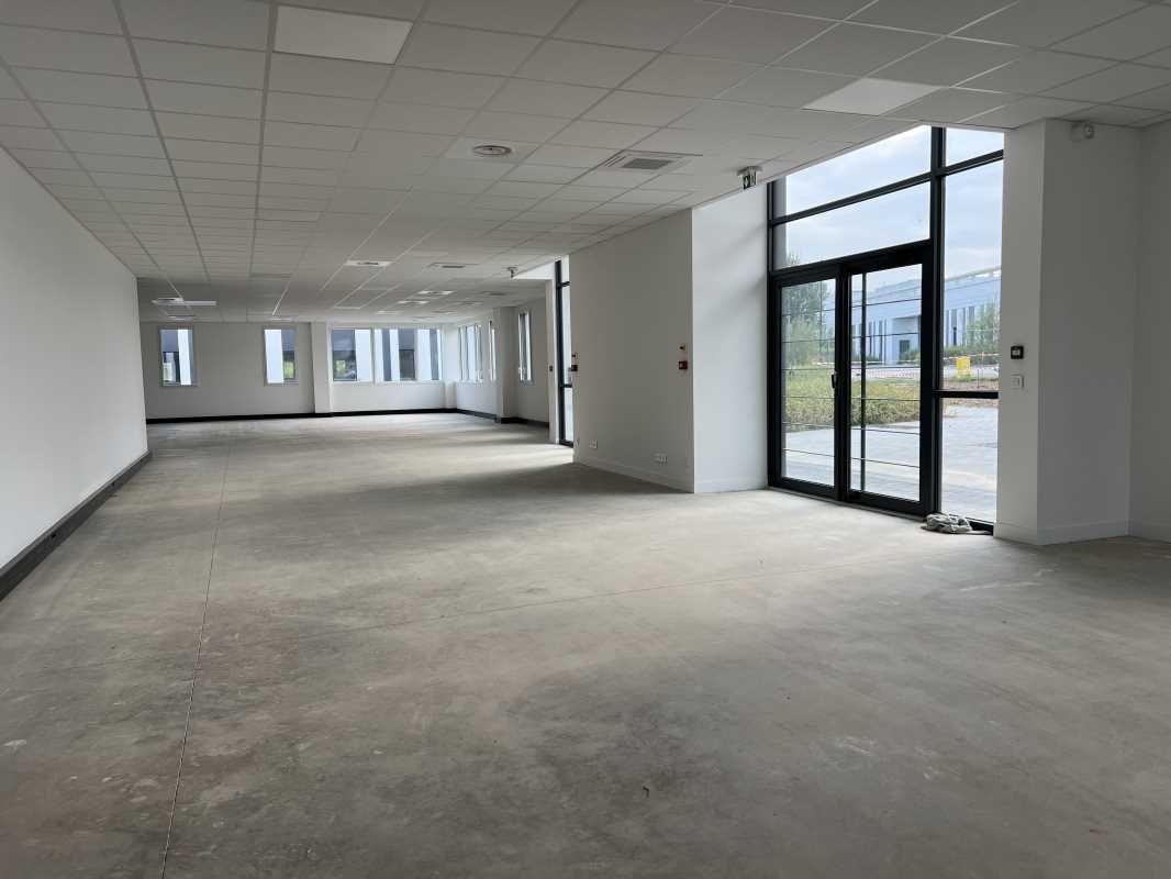 À louer - Immeuble indépendant à Élancourt, Omega