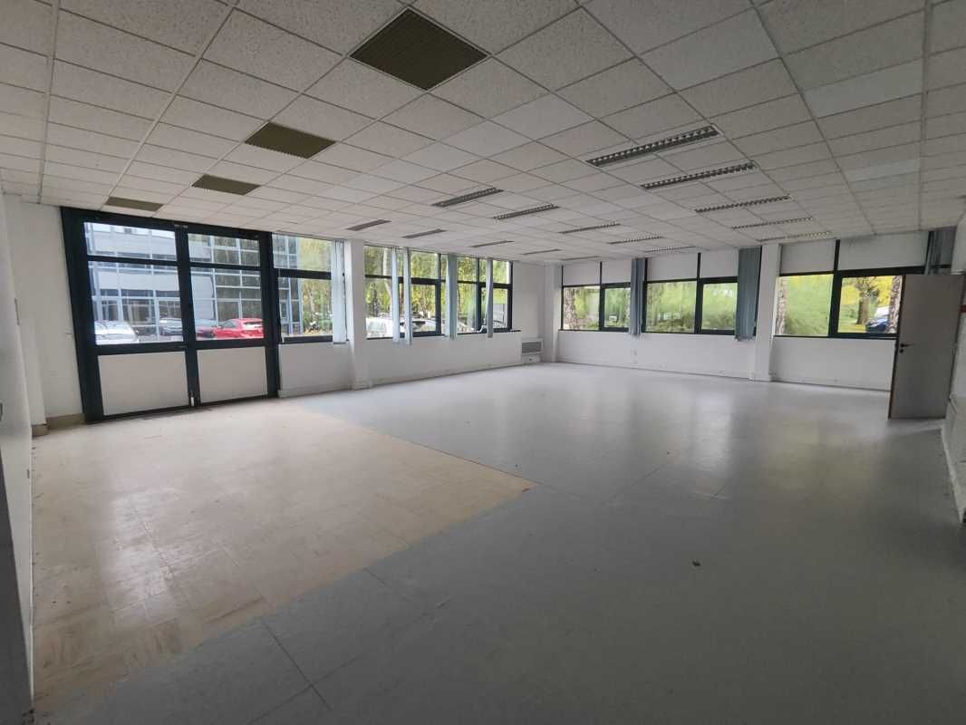 Nous vous proposons ces bureaux modernes et fonct