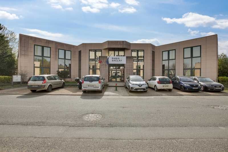 Situé au coeur de la zone d'activité dynamique d'