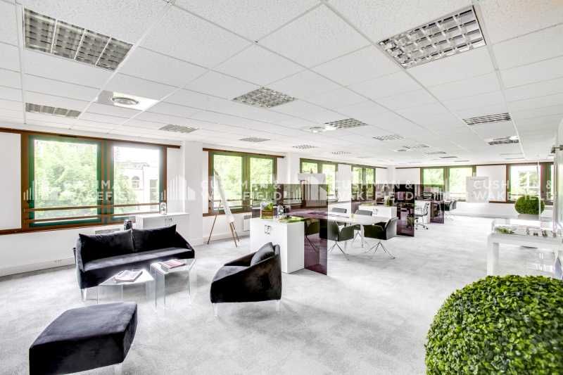 Situé au coeur de la zone d'activité dynamique d'