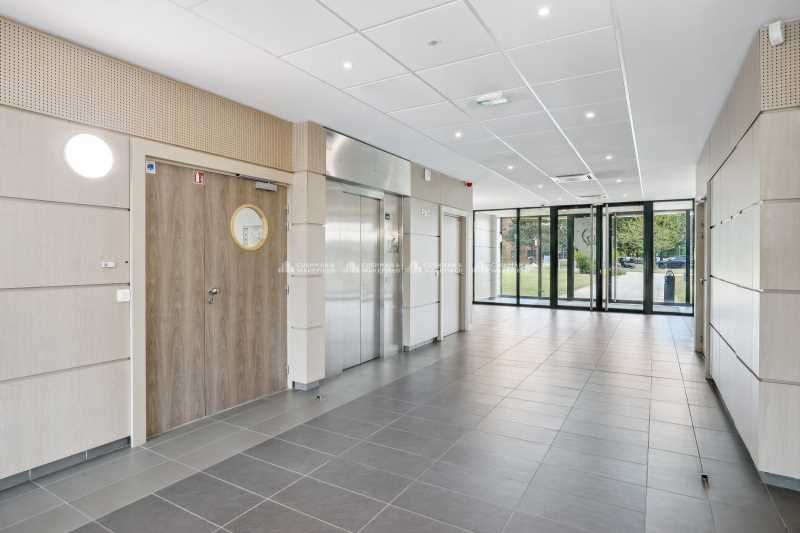 A louer, bureaux à Saint-Aubin.  Situé au coeur d