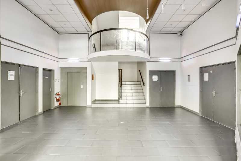 À louer - Bureaux et activité à Antony  Au coeur 