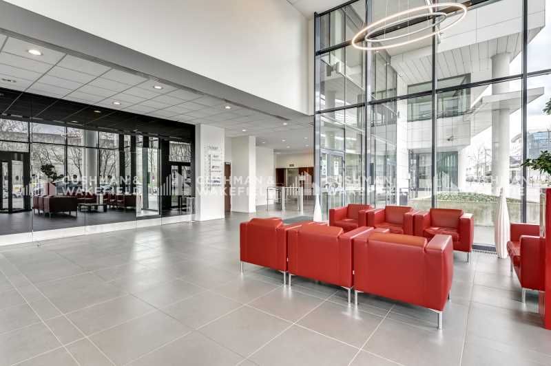 À louer - Bureaux rénovés à Massy, Quartier Atlan