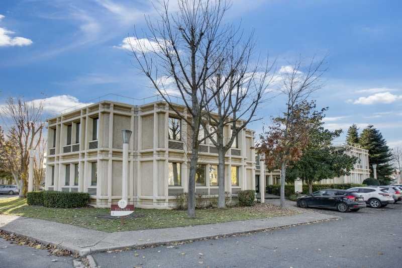 À louer, bureaux de 720 m² divisibles à partir de