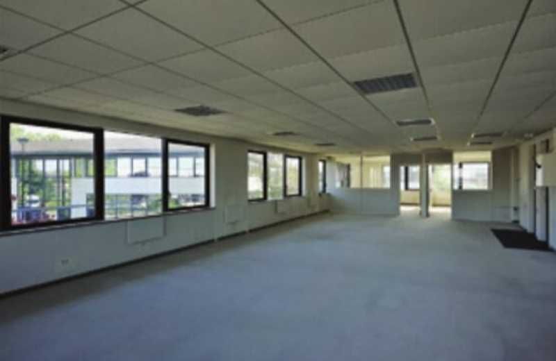 Située à Trappes, cette cellule à usage d'entrepô